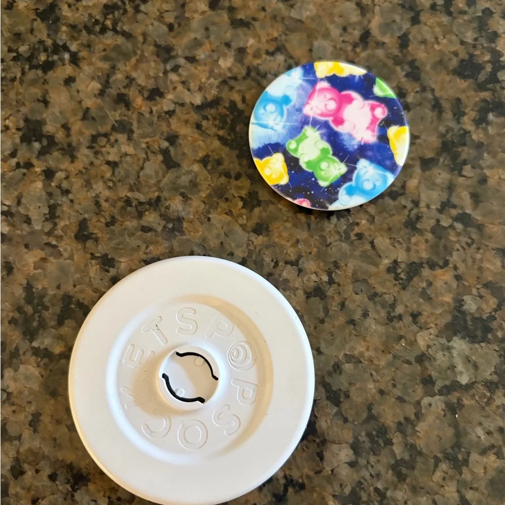 PopSocket Gummy Bear Design with white magnetic ase
